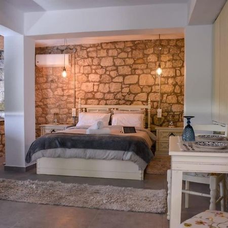 Coastal Stone Hideaway With Stunning Scenery Villa Kitriaí Buitenkant foto