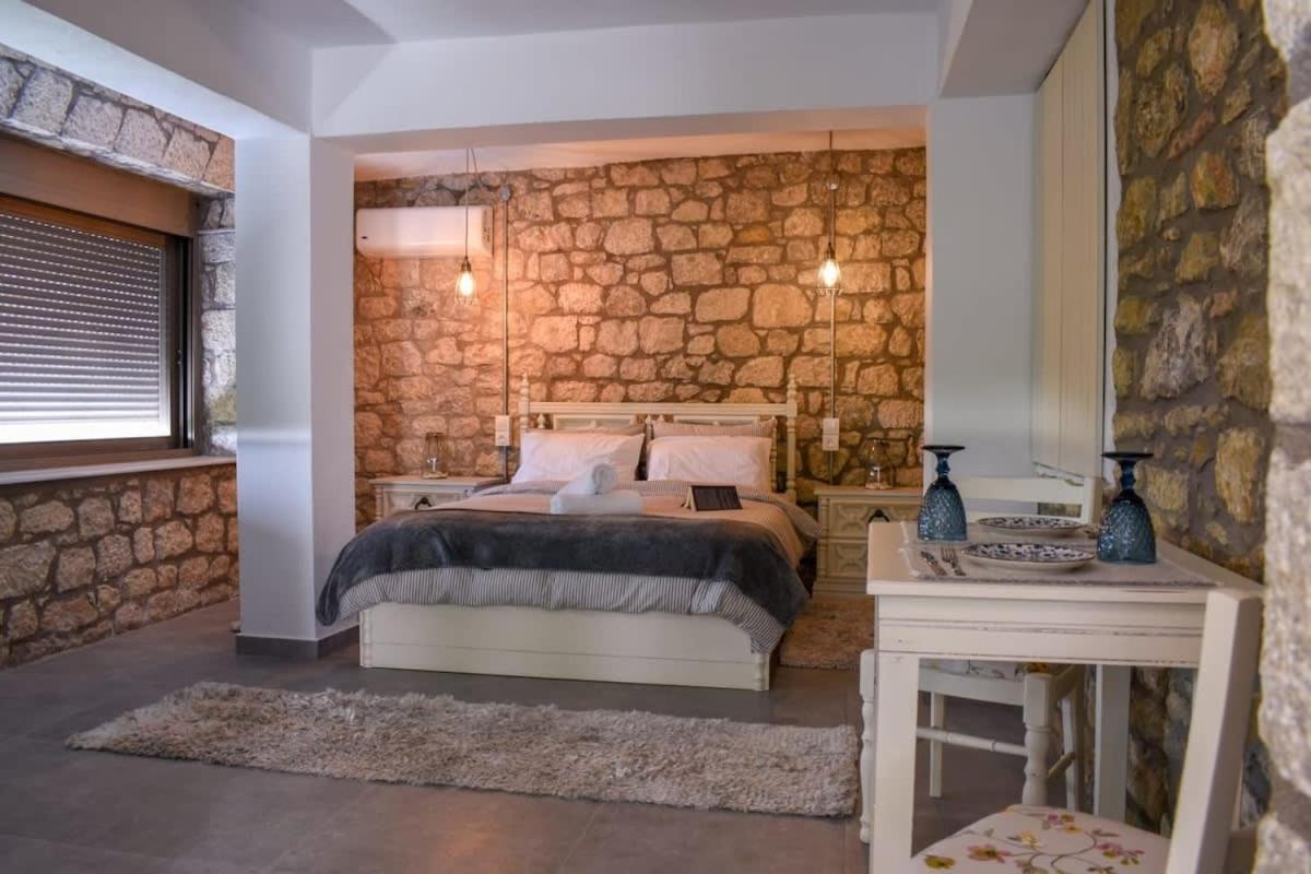 Coastal Stone Hideaway With Stunning Scenery Villa Kitriaí Buitenkant foto