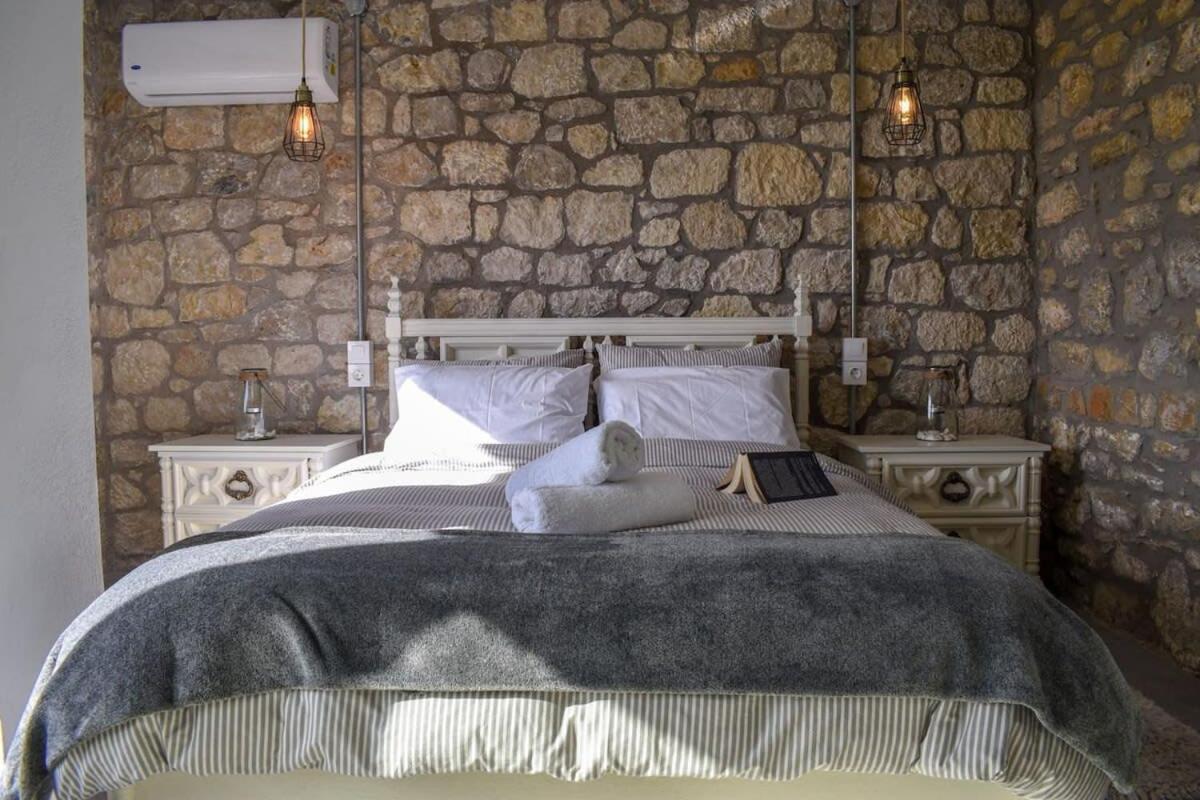 Coastal Stone Hideaway With Stunning Scenery Villa Kitriaí Buitenkant foto