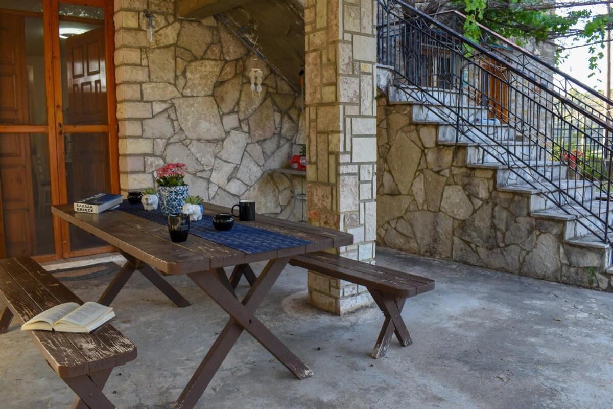 Coastal Stone Hideaway With Stunning Scenery Villa Kitriaí Buitenkant foto