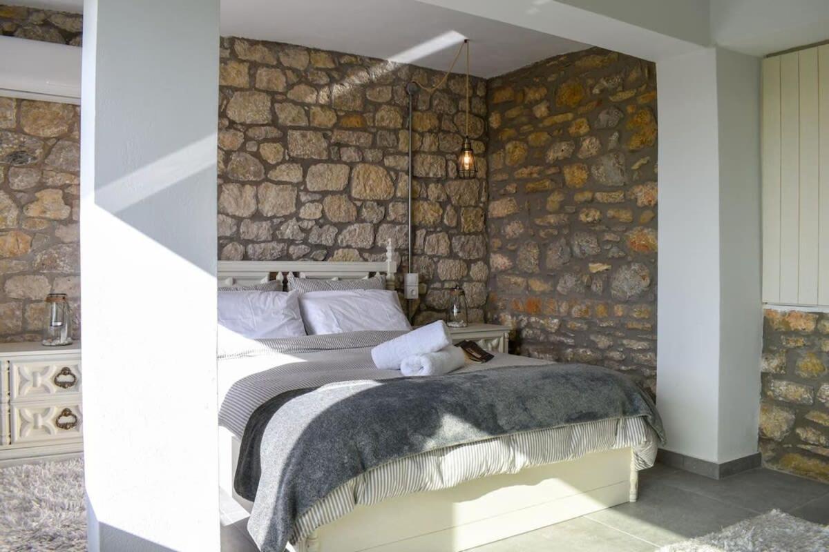 Coastal Stone Hideaway With Stunning Scenery Villa Kitriaí Buitenkant foto